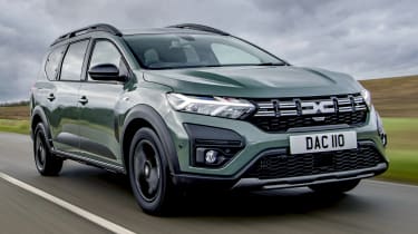 Dacia Jogger - front tracking
